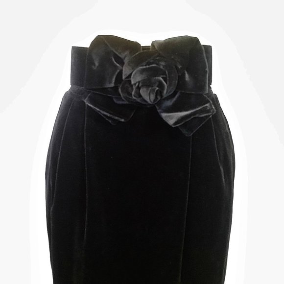 Emanuel Ungaro Dresses & Skirts - Vintage Emanuel Ungaro Black Velvet Pencil Skirt